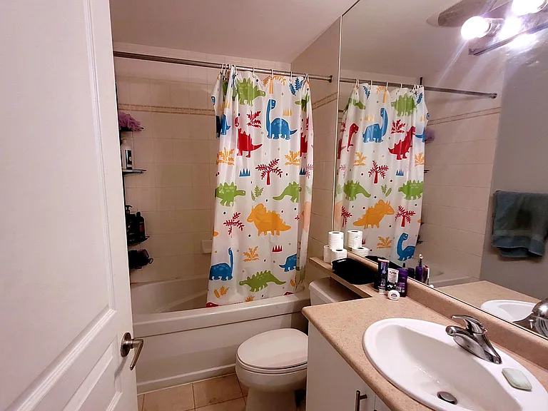 18 Yonge St #604 — Photo 7