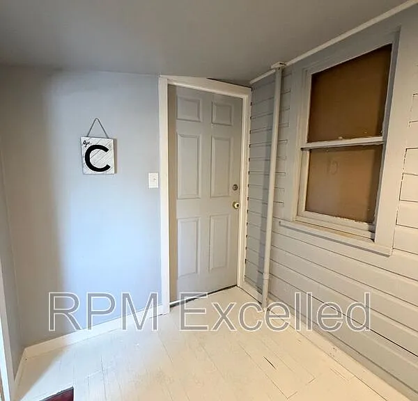 717 W Stewart #C — Photo 5