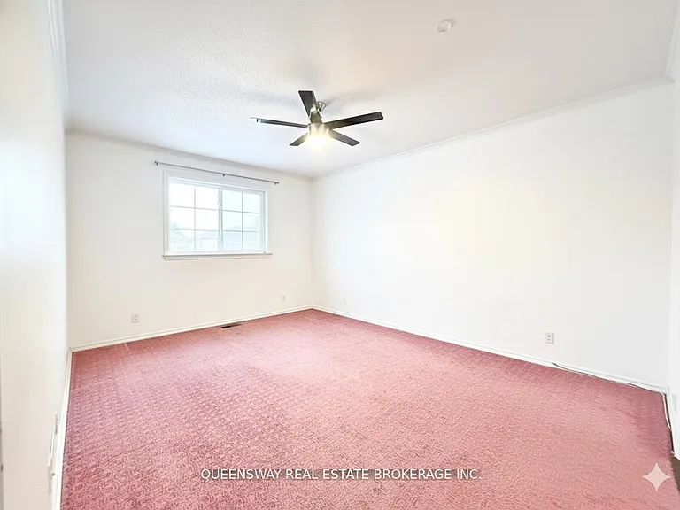 271 Ryerson Cres — Photo 5