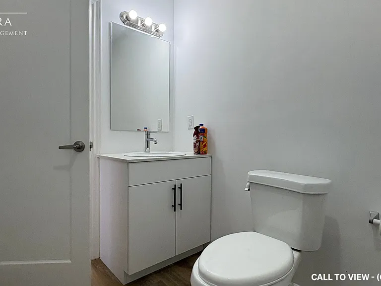 244 King St #212 — Photo 7