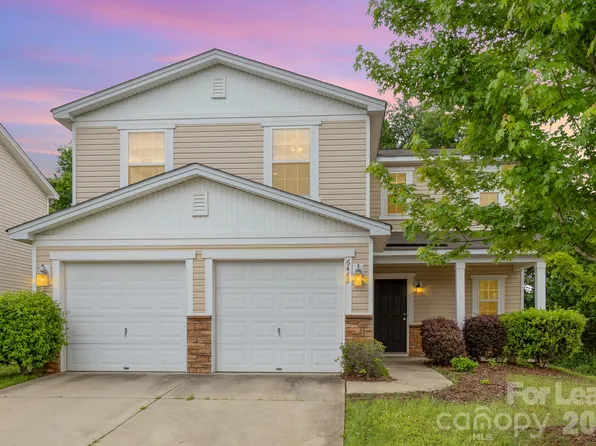 6442 Ridgeview Commons Dr, Charlotte, NC 28269