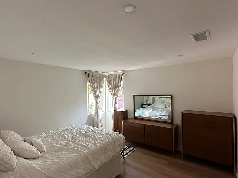 3279 Glendon Ave — Photo 9
