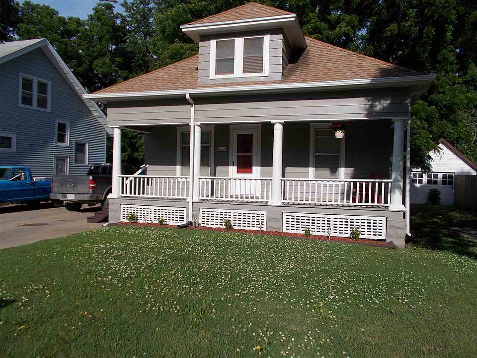 2nd image of 627 Chestnut St