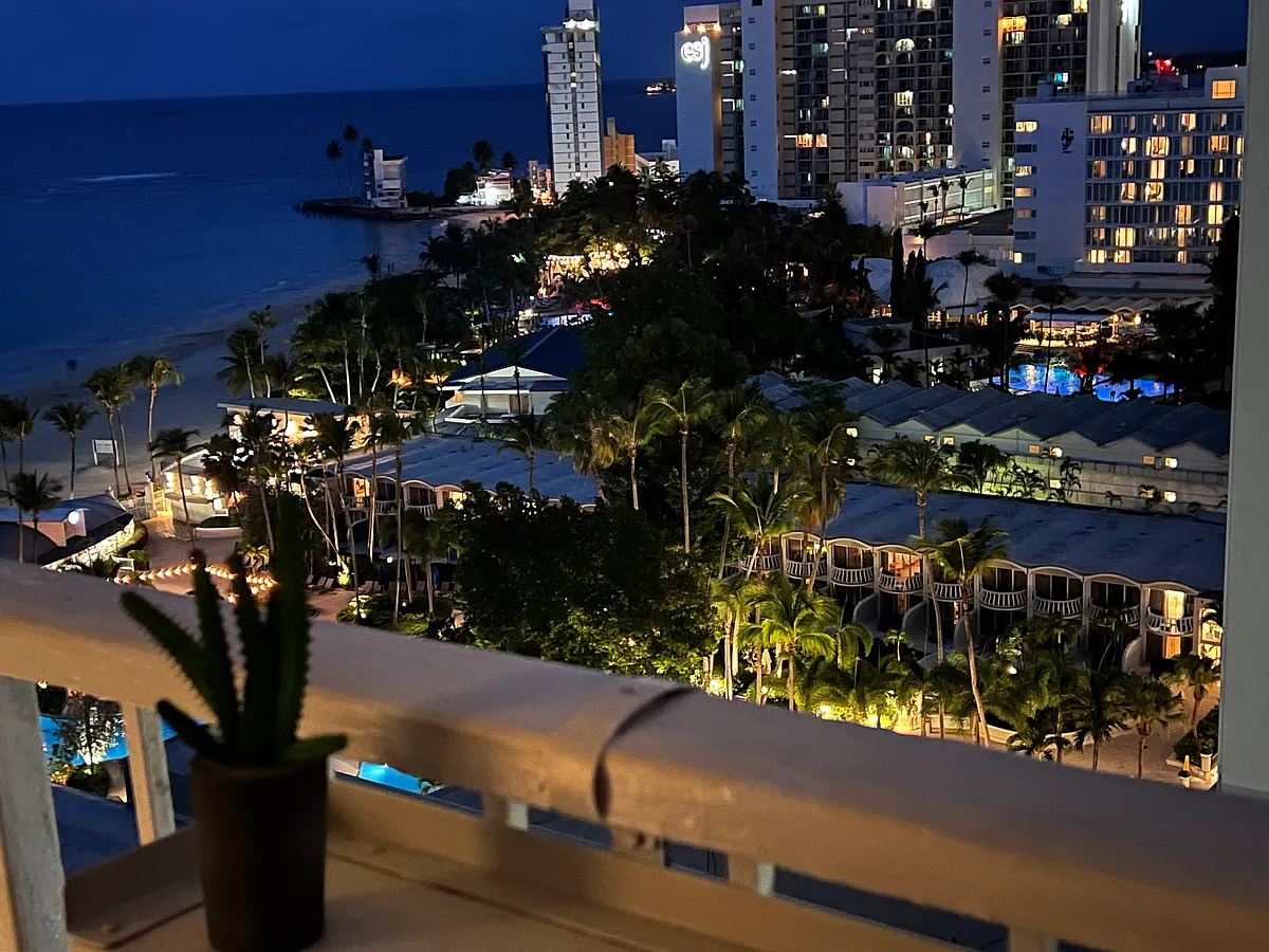Building Photo - 5859 Avenida #1411