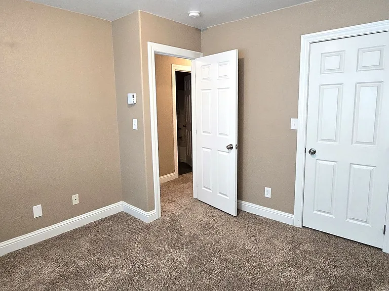 300 W Redwood St — Photo 9