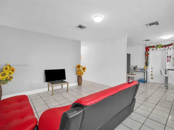 571 NW 21st St, Pompano Beach, FL 33060