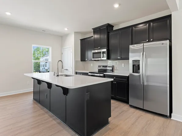 6008 Blue Ridge Oak Rd, Charlotte, NC 28278