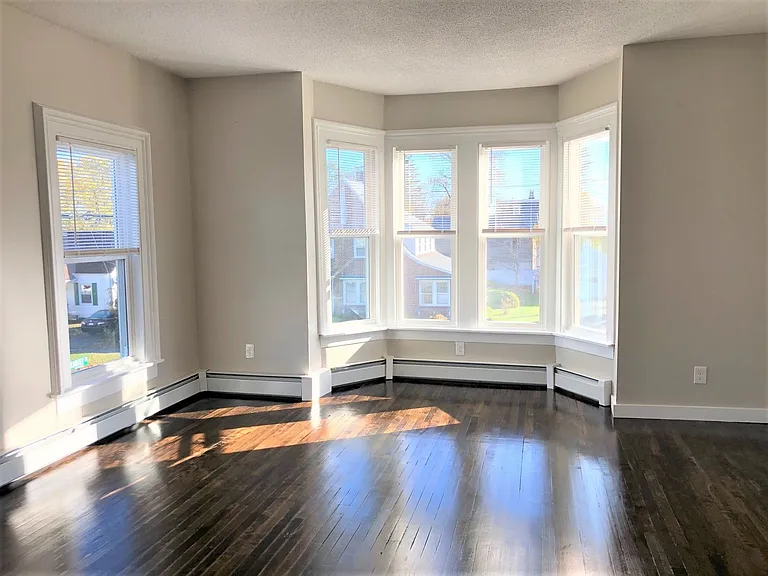 11 Noble Avenue — Photo 5