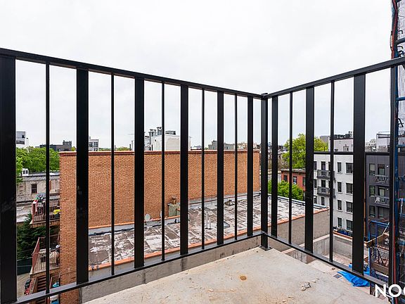 5th image of 317 Franklin Ave #5A