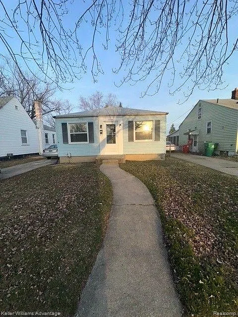 22036 Normandy Ave photo 1