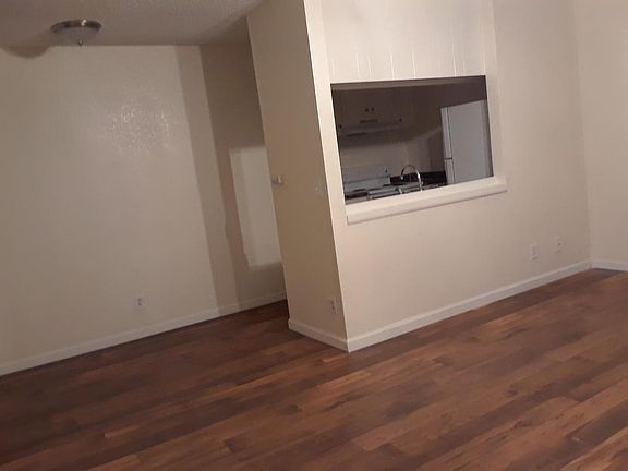 2nd image of 4070 Marlborough Ave APT 1