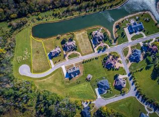 27 N Saddlebrook, Muncie, IN 47304