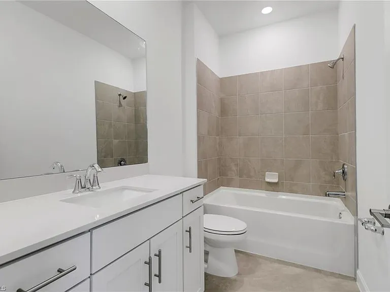 19708 Hinkley Dr — Photo 20