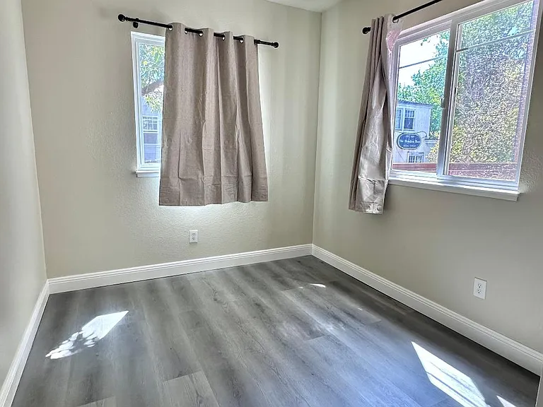 2615 Telegraph Ave #205 — Photo 6