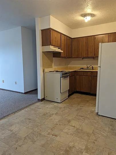84 W Rebecca St #16 — Photo 2