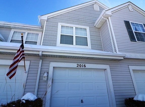 3rd image of 2016 Orchard Ln #1