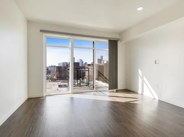 101 Broadway, Live Here, Go Anywhere, Currently offering first month free, 840 E Denny Way #603, Seattle, WA 98122