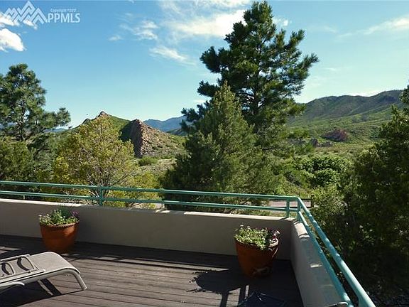 Multiple decks: privacy, spectacular views