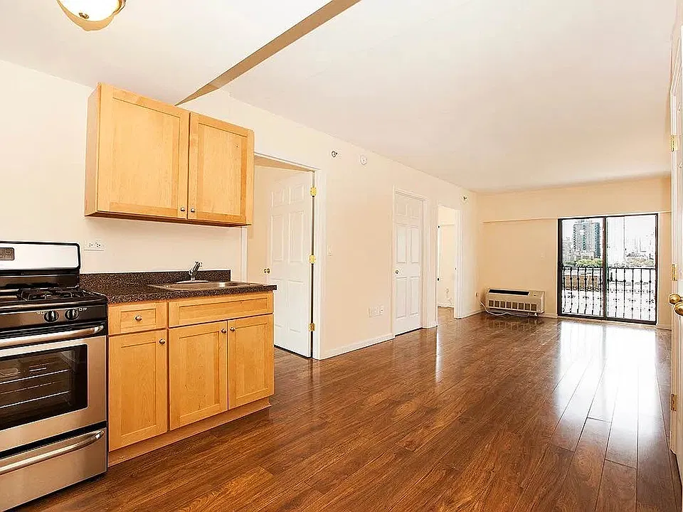 26-27 2nd St #4G