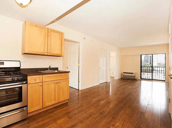 26-27 2nd St #4G, Astoria, NY 11102