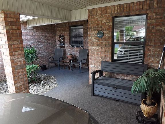 3rd image of 124 Corporate Ter APT 16B
