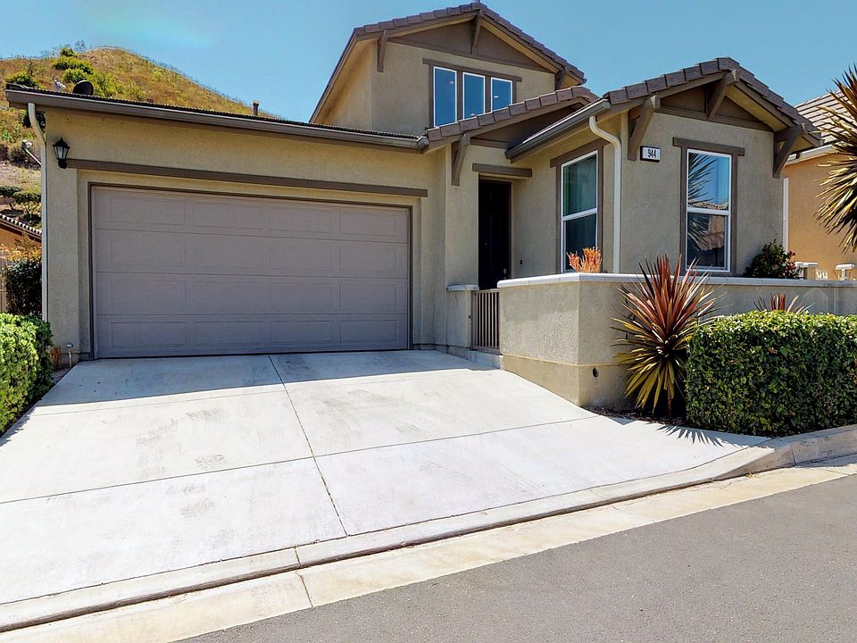 1st image of 944 Coronado Cir