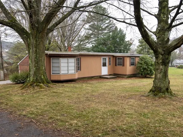 118 Lehigh Dr, Leechburg, PA 15656