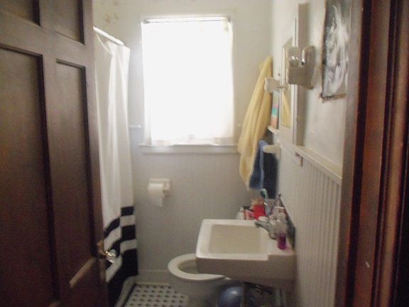 5th image of 1334 W 3rd Ave #B