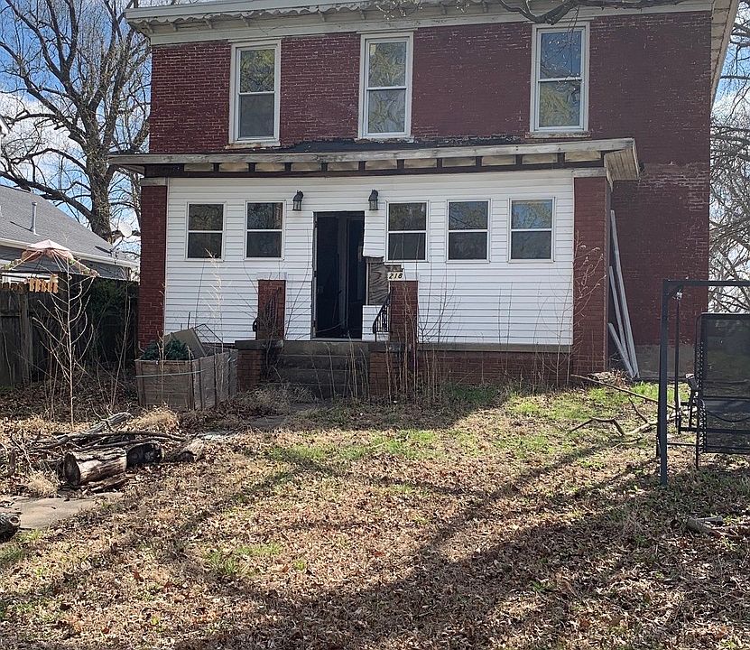 1st image of 218 S Ida St
