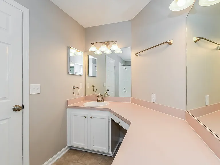 401 Baybrook Dr — Photo 12