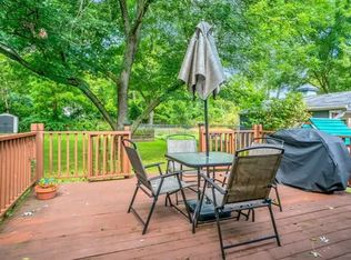 2912 Chesterfield Dr, Ann Arbor, MI 48104