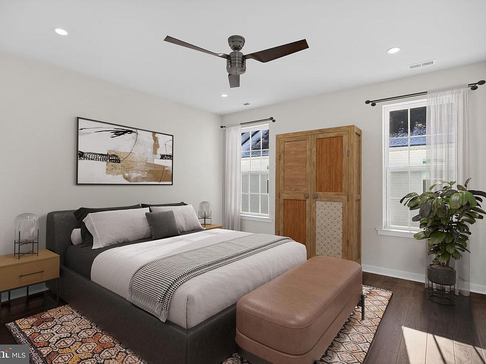 2nd image of 24 Ivy Ln #86
