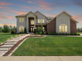 611 Cayman Way, Savoy, IL 61874