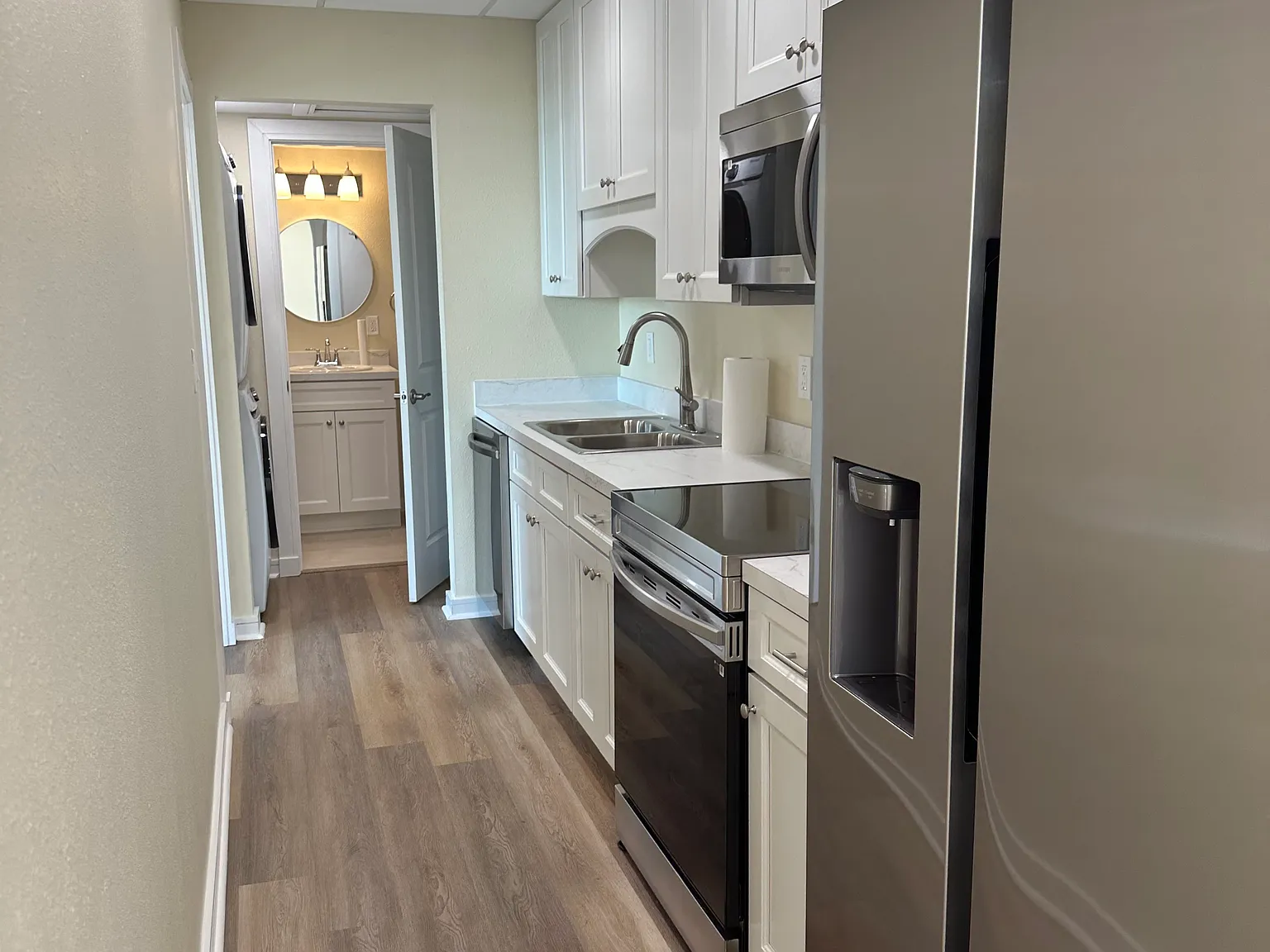 1 bed, 980 sqft, $1,750 — Photo 2