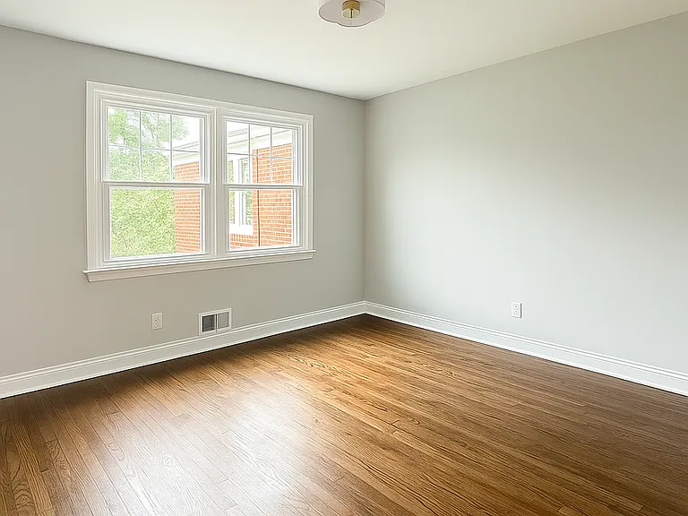 Jefferson Apartments — Photo 6