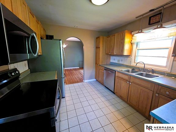 4th image of 728 N Cherry St