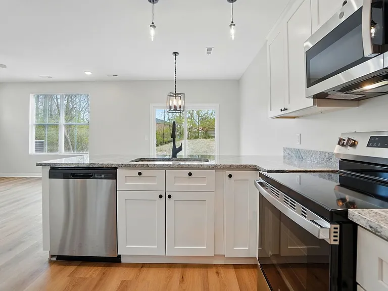 3178 Cobblestone Ln — Photo 38