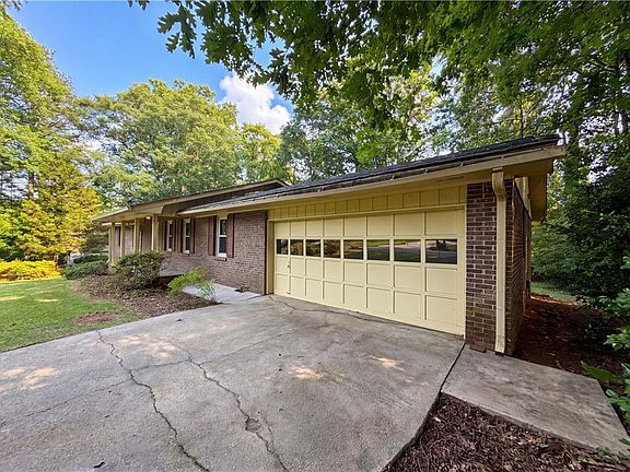 2nd image of 4402 N Shore Ln