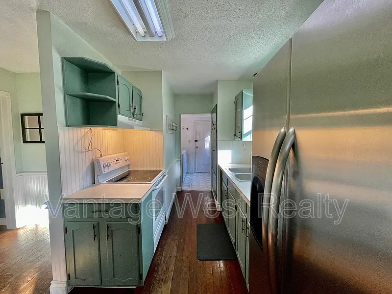 2 bed, 1.0 bath, 864 sqft, $2,350 — Photo 4