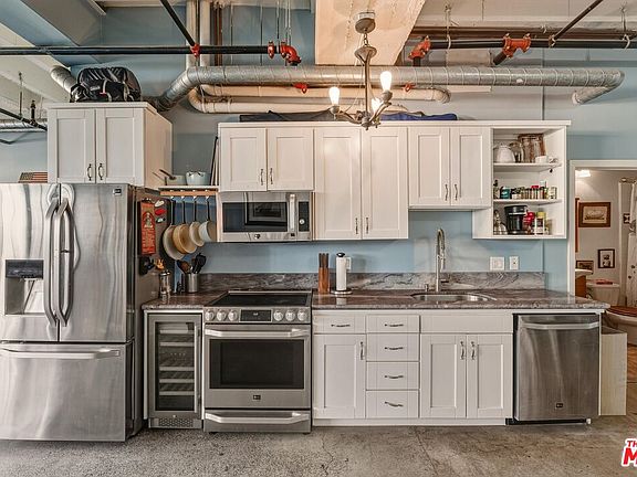 2nd image of 312 W 5th St APT 1101