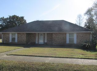 101 Kent Cir, Lafayette, LA 70508