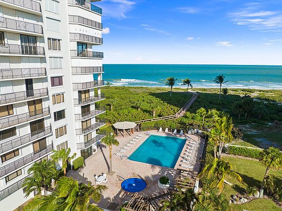 3rd image of 3120 N Highway A1a #402