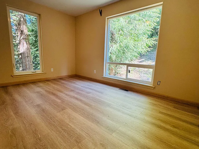 7604 Holiday Blvd — Photo 6