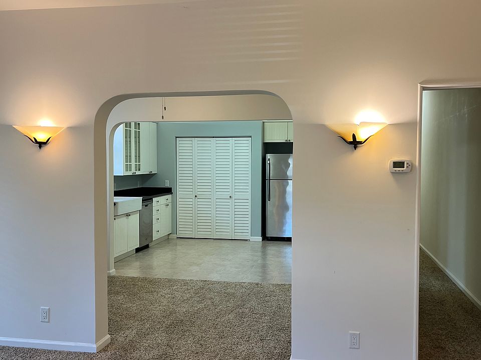 1st image of 328 Cornell Dr #1/2