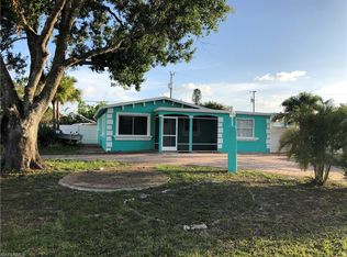 30 Abaco St, Lehigh Acres, FL 33936