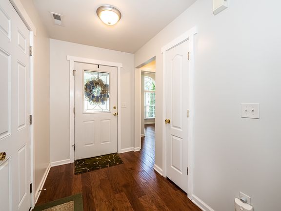 4th image of 211 Ashmont Dr