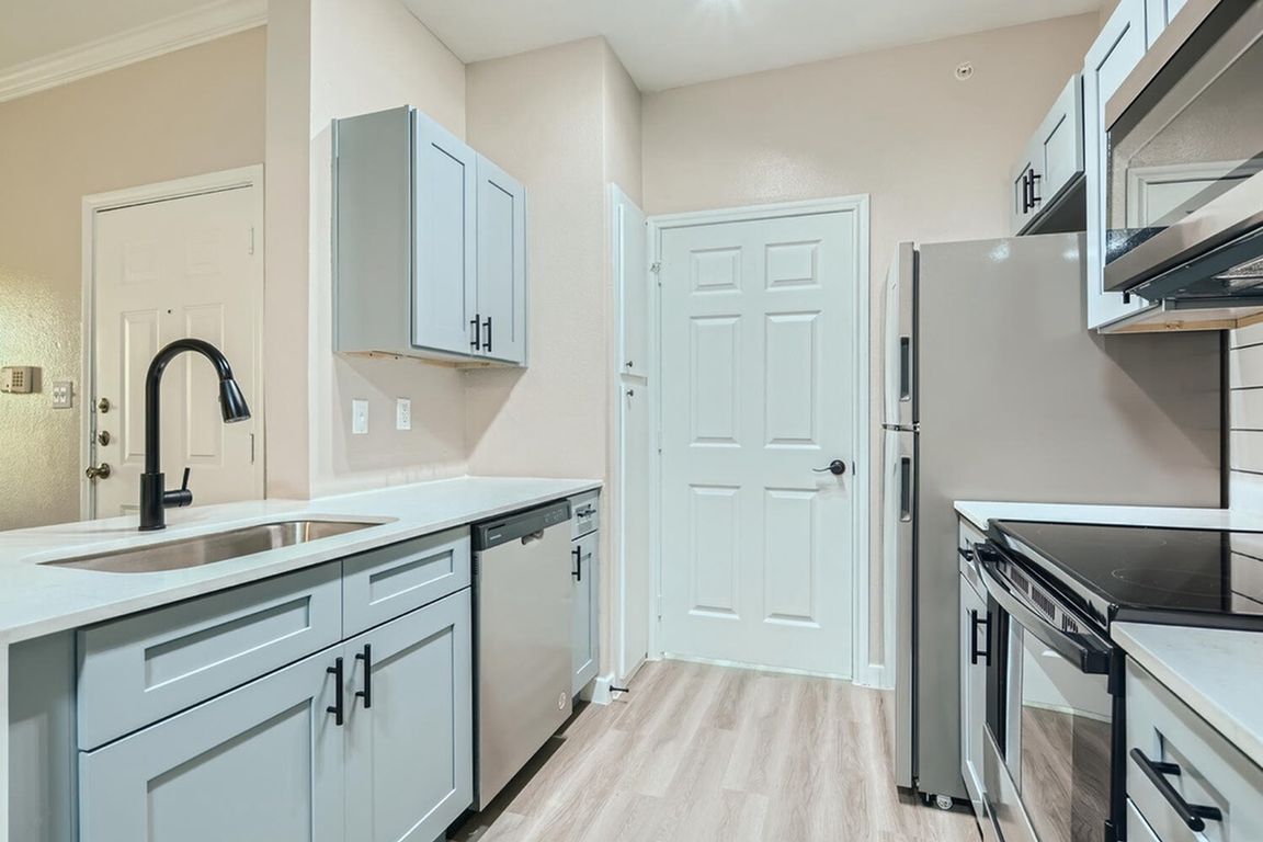 8299 Small Block Rd Northlake-large-011-007-Kitchen-1499x1000-72dpi Large