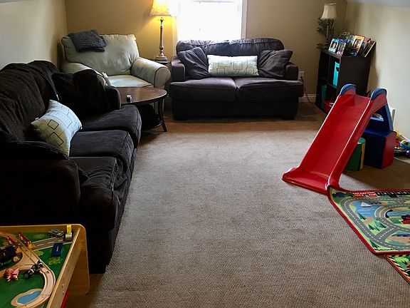 3rd image of 126 Pine Bluff Ct