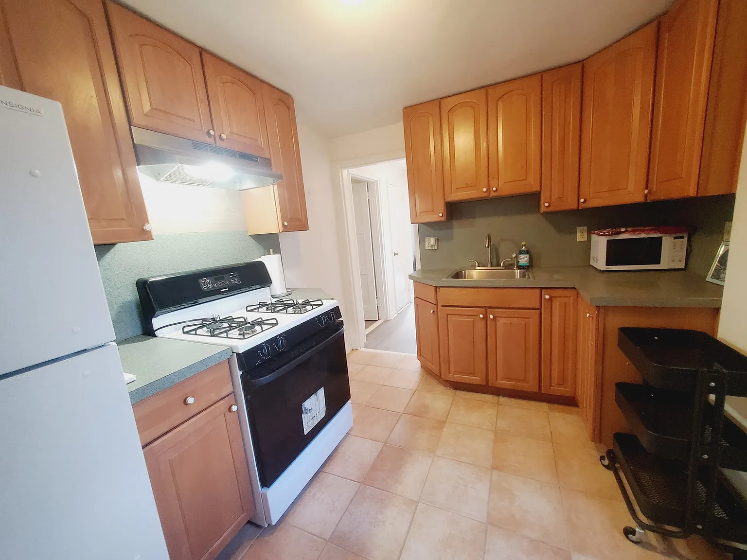 1 bed, 1.0 bath, 600 sqft, $1,975 — Photo 2