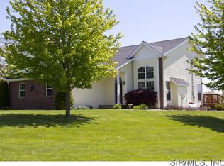 8006 Graham Rd, Worden, IL 62097